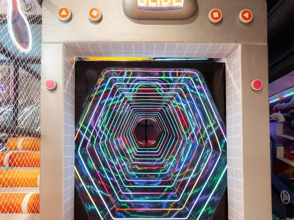 Túnel de luces hexagonal