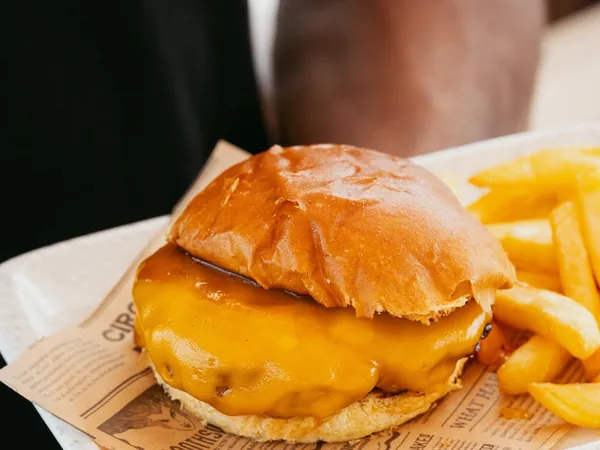 Hamburguesa con patatas en Zielo